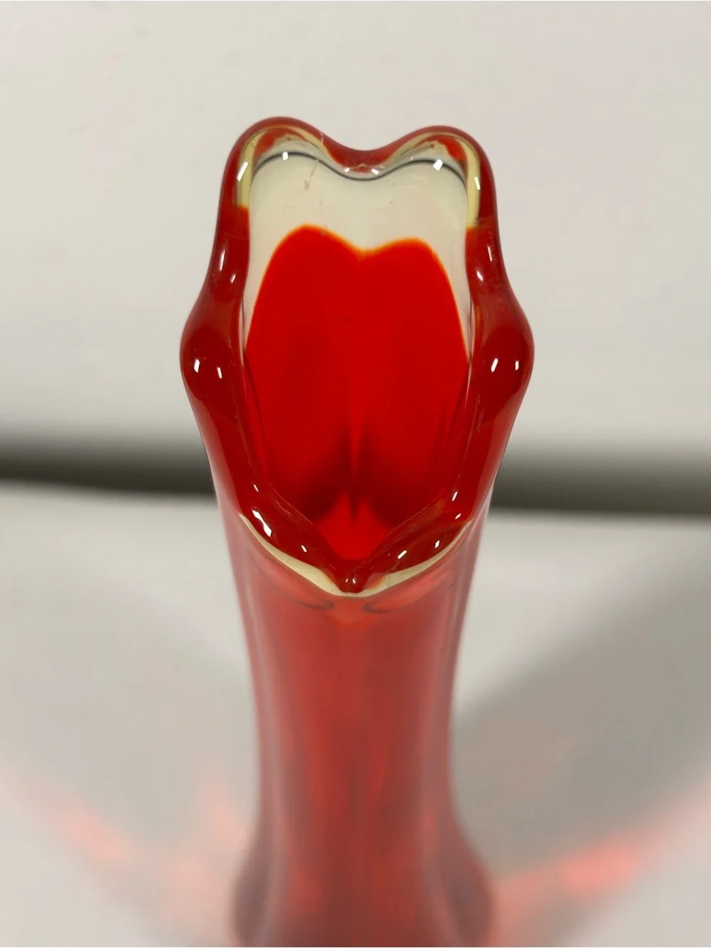 LE Smith Swung Vase Glass Stretch Red Amberina 12
